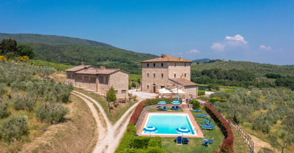 he Farm Casolare Di Bucciano is a sixteenth-century habitation, lovingly restored, and completely surrounded by nature, vineyards and olive groves, with beautiful views of San Gimignano and the surrounding hills, in Tuscany.